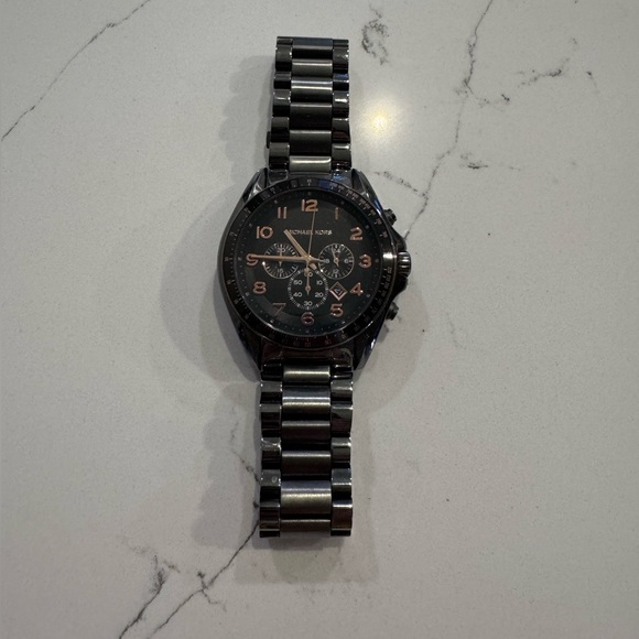 Michael kors watch - Picture 1 of 2